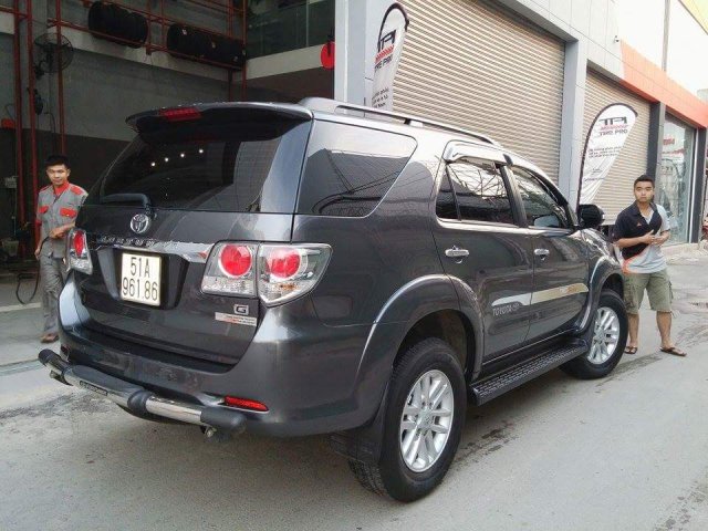 Xe Toyota Fortuner đời 2014, màu xám, nhập khẩu nguyên chiếc, giá tốt