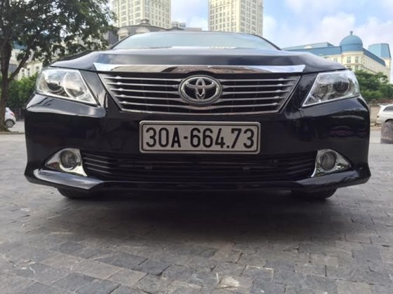 Bán Toyota Camry 2.5Q mầu đen chính chủ cuối 2013