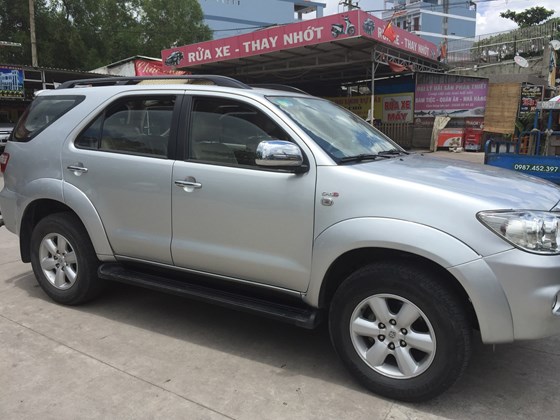 Cần bán xe Toyota Fortuner, máy dầu, đời 2011, xe chính chủ, tình trạng xe hoàn hảo