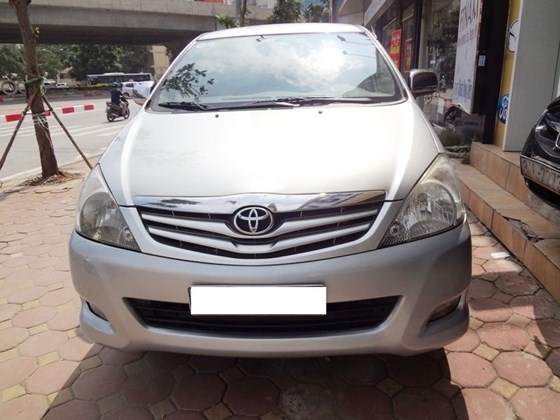 Bán Toyota Innova G màu bạc, sản xuất 2009, đăng ký tên tư nhân sử dụng gia đình đi lại