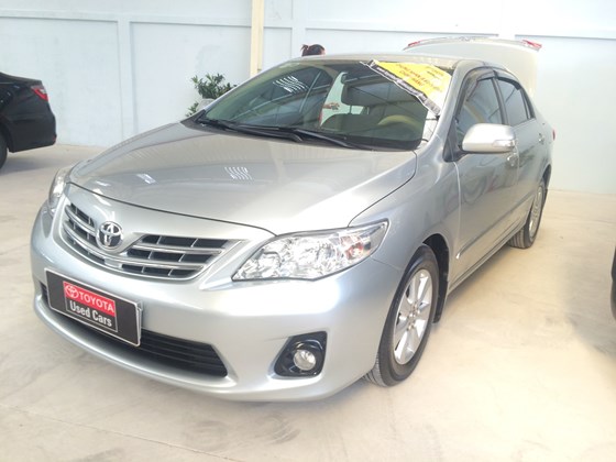 Toyota Corolla altis 1.8MT năm 2013, màu bạc, bảo hành chính hãng