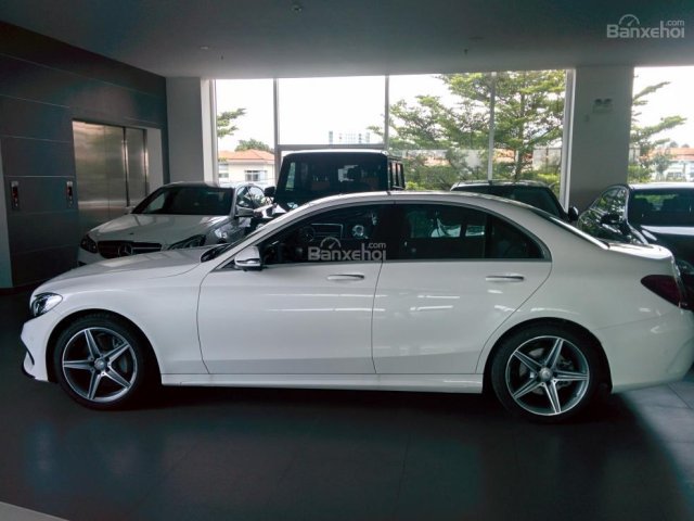 Đặt ngay Mercedes C300 AMG model 2016, đầy đủ màu sắc, ưu đãi giá tốt đầu năm 2016, hỗ trợ ngân hàng tận tình