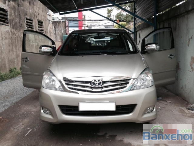 Toyota Inova J năm 2008 lên đời G mẫu mới 2010 màu bạc