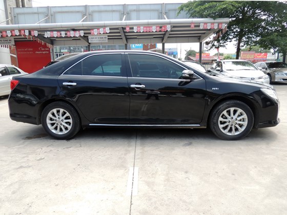 Toyota Mỹ Đình - CN Cầu Diễn bán Toyota Camry 2.0 E 2013 màu đen