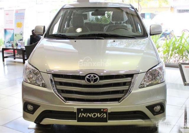 Toyota Innova V mới nhất hiện đại giá hấp dẫn giao ngay