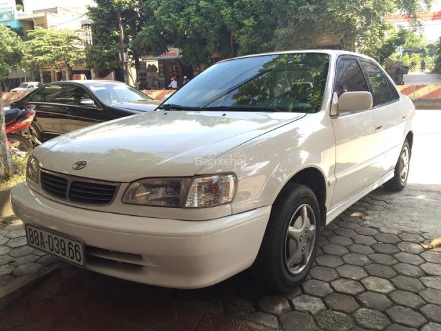 Cần bán gấp Toyota Corolla đời 2000, màu trắng