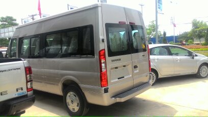 Bán Ford Transit MID 2017, màu bạc, 810 triệu