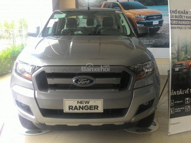 Bán ô tô Ford Ranger XLS AT đời 2017, màu xám, nhập khẩu nguyên chiếc, giá tốt