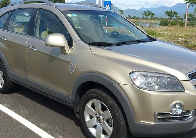 Tôi cần bán xe Chevrolet Captiva LT, máy dầu, màu cát vàng, số sàn