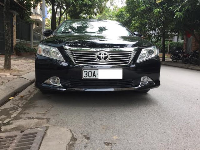 Bán ô tô Toyota Camry đời 2014, màu đen, nhập khẩu nguyên chiếc, ít sử dụng nhanh tay liên hệ