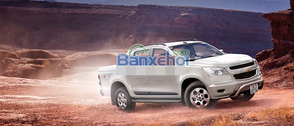 Xe Chevrolet Colorado 2.5 LT 4x4 MT nhập khẩu nguyên chiếc từ Thái Lan mới 100%