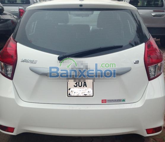 Xe Toyota Yaris đời 2015, nhập khẩu nguyên chiếc, như mới 