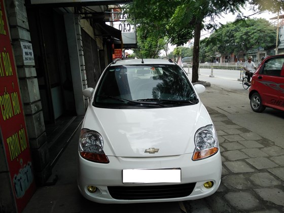 Bán Chevrolet Spark sản xuất 2010, màu trắng, nhập khẩu giá tốt