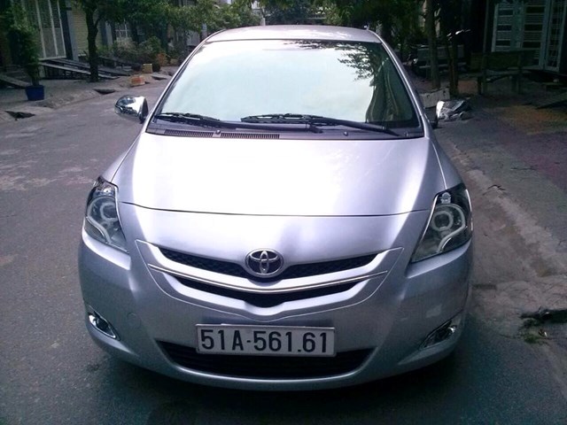 Bán xe ô tô Toyota Vios E, số sàn, màu bạc, sản xuất 2008, đã đi 75.000km