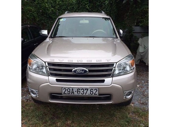 Xe Ford Everest đời 2013, màu hồng phấn, xe nhập, số sàn