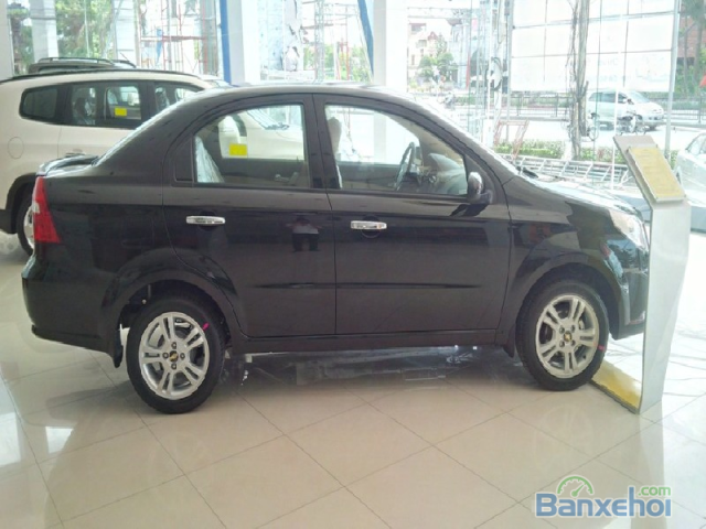 Bán xe Chevrolet Aveo đời 2015, giá tốt xe đẹp