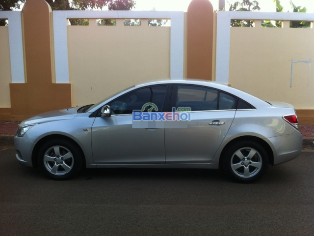 Bán xe Chevrolet Cruze năm 2010, màu bạc giá 445tr