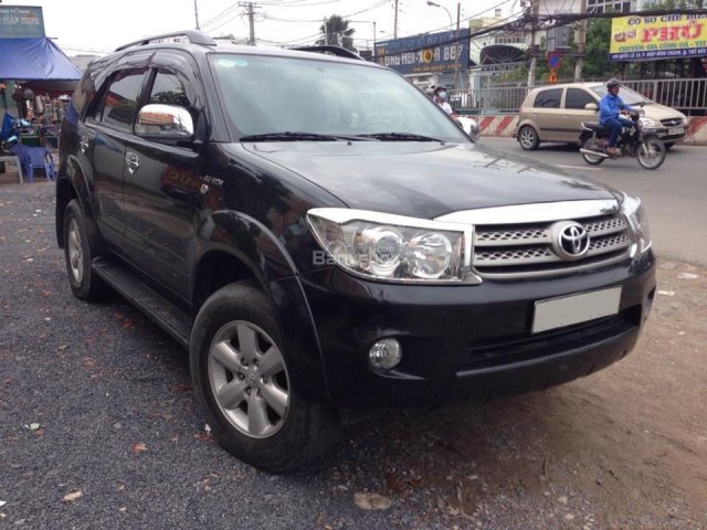 Bán ô tô Toyota Fortuner đời 2009, màu đen còn mới, giá chỉ 685 triệu