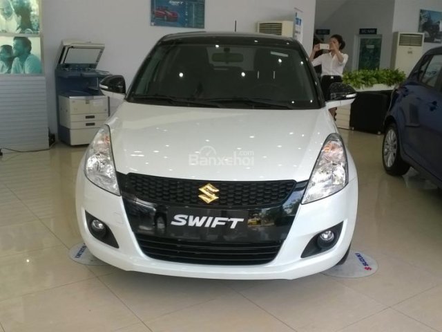 Bán Suzuki Swift đời 2015, màu trắng  0906031699