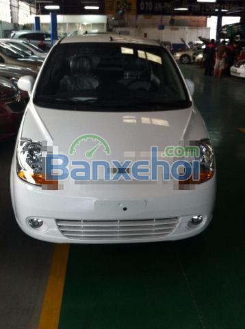 Cần bán Chevrolet Spark Van đời 2015, màu trắng, nhập khẩu chính hãng