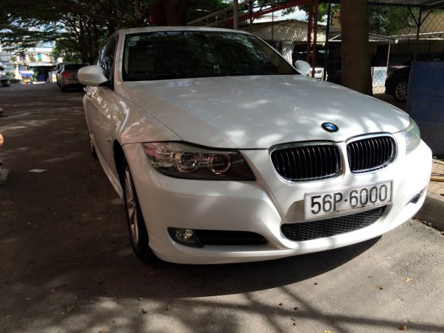 Cần bán xe BMW 320i đời 2009, màu trắng, nhập khẩu, 745tr