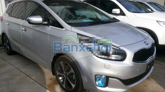 Bán ô tô Kia Rondo đời 2015, màu bạc, nhập khẩu nguyên chiếc, 710tr