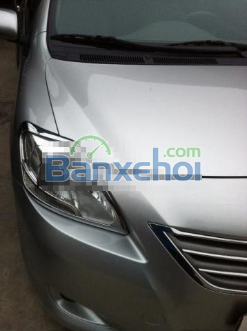 Cần bán xe Toyota Vios 2011, màu bạc, nhập khẩu chính hãng, chính chủ 