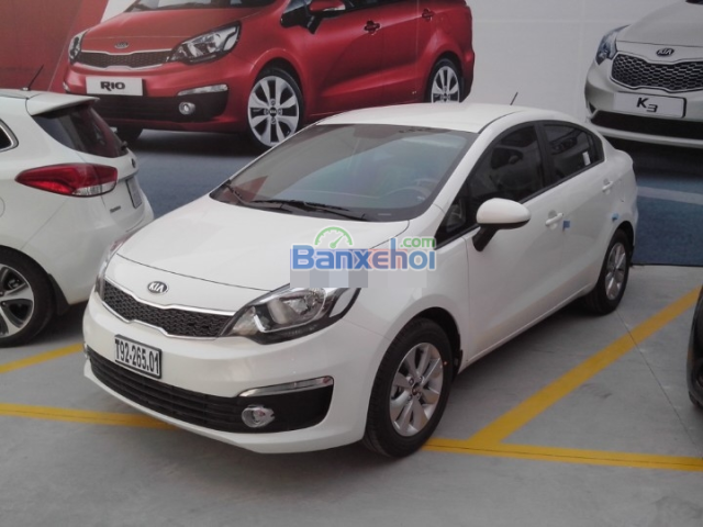 Bán Kia Rio đời 2015, màu trắng, nhập khẩu chính hãng