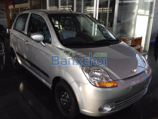 Cần bán Chevrolet Spark Van đời 2015, màu bạc, nhập khẩu chính hãng