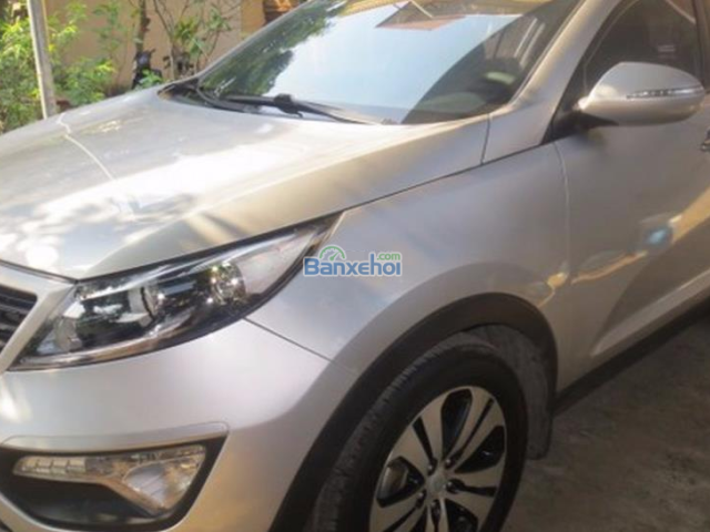 Xe Kia Sportage đời 2010, màu bạc, nhập khẩu nguyên chiếc 