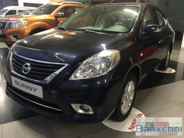 Bán Nissan Sunny 2015, màu đen