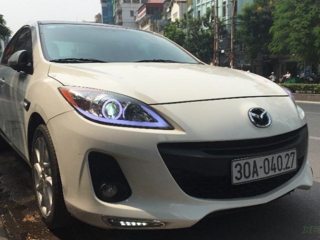 Cần bán gấp Mazda 3 năm 2013, màu trắng, số tự động, giá chỉ 675 triệu