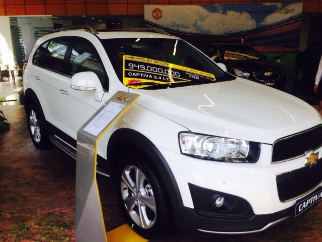 Chevrolet Captiva 2.4 LTZ - AT 949 triệu tặng dán phim 3m 5 món phụ kiện