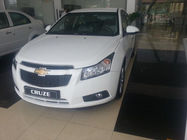 Chevrolet Cruze đời 2015 giá cạnh tranh cần bán