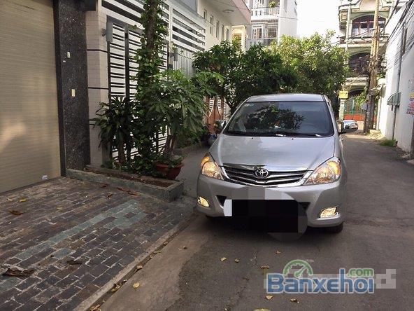 Bán xe Toyota Innova G đời 2009, màu bạc, 567tr