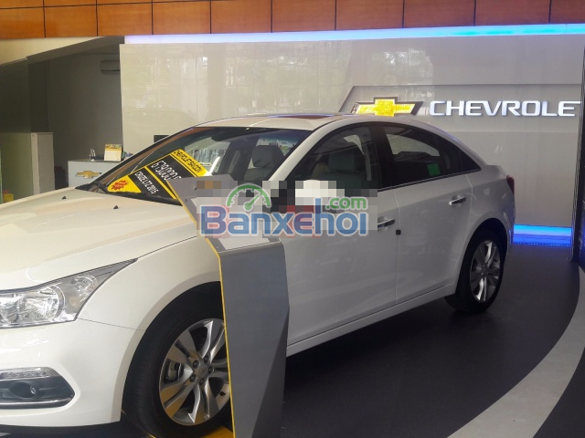 Bán ô tô Chevrolet Cruze LTZ đời 2015, màu trắng