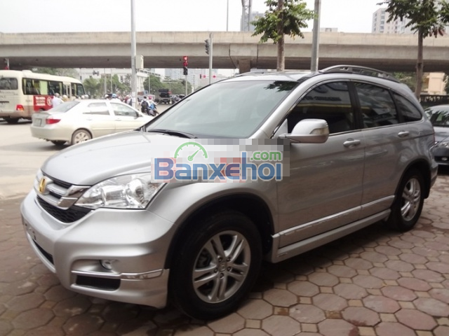 Cần bán gấp Honda CR V đời 2010, màu bạc, giá 858tr