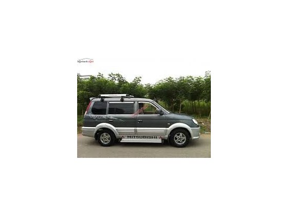 Cần bán Mitsubishi Jolie sản xuất 2003, màu bạc, xe nhập, giá 250tr