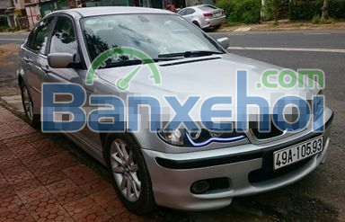 Bán xe BMW 318i Sport năm 2004, màu bạc, xe nhập