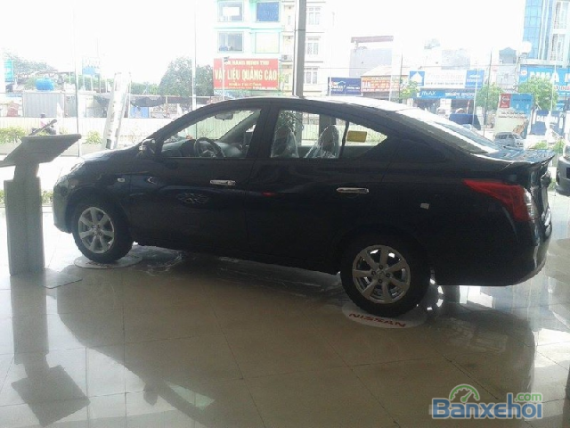 Bán xe Nissan Sunny đời 2015, màu đen