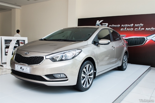 Cần bán xe Kia K3 1.6L đời 2015, màu bạc