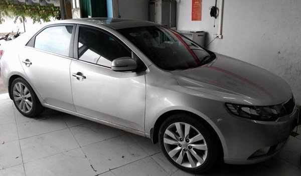 Cần bán gấp Kia Cerato 2011, màu bạc, xe nhập