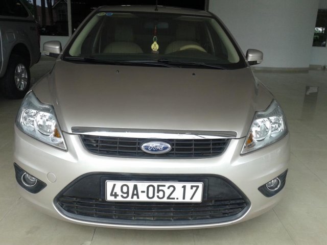 Cần bán lại xe Ford Focus 1.8 MT đời 2011, màu hồng phấn, như mới 