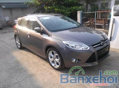 Bán xe Ford Focus 2.0 AT đời 2015, màu xám giá cạnh tranh