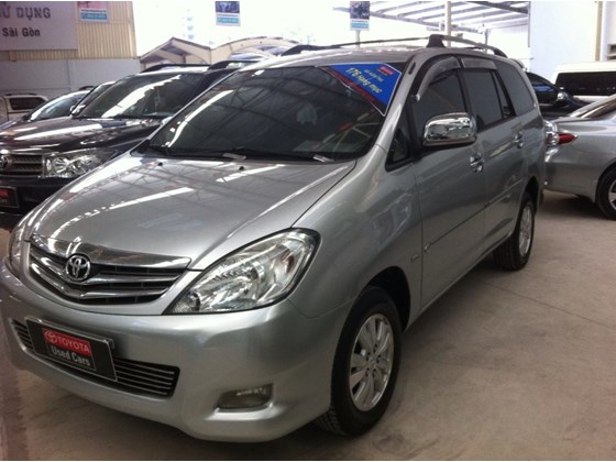 Xe Toyota Innova V 2010, màu bạc, nhập khẩu nguyên chiếc, số tự động, giá 635tr