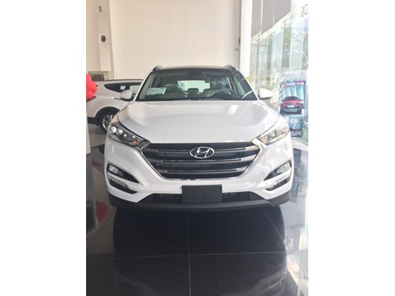 Cần bán xe Hyundai Tucson đời 2015, màu trắng, nhập khẩu