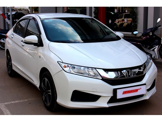 Cần bán lại xe Honda City đời 2015, màu trắng, xe nhập, số sàn, 555 triệu