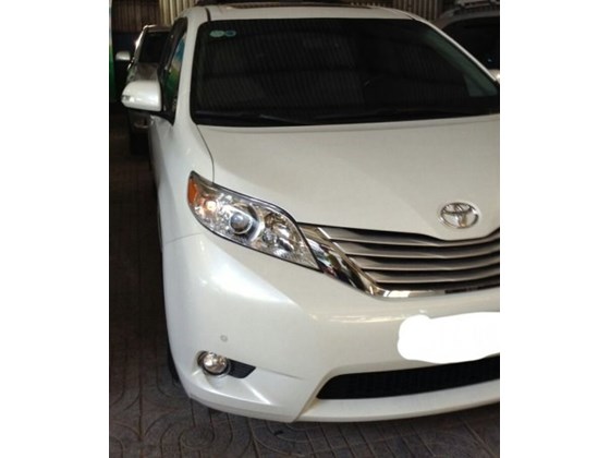 Cần bán xe Toyota Sienna năm 2012, màu trắng, nhập khẩu chính hãng