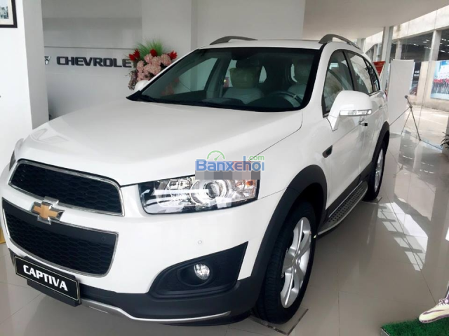 Cần bán xe Chevrolet Captiva 2015, màu trắng