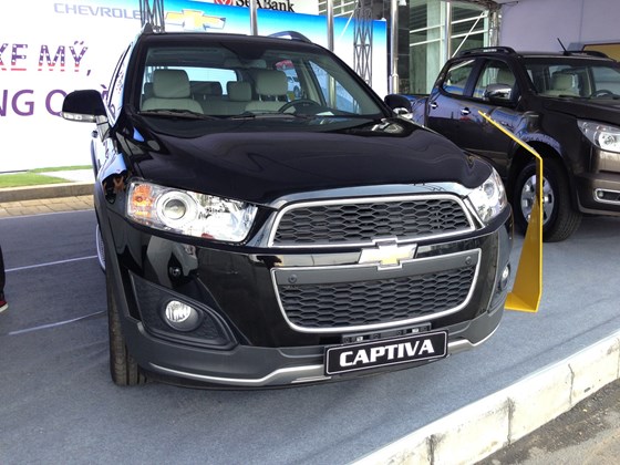 Bán Chevrolet Captiva năm 2015, màu đen, nhập khẩu nguyên chiếc, giá chỉ 829 triệu